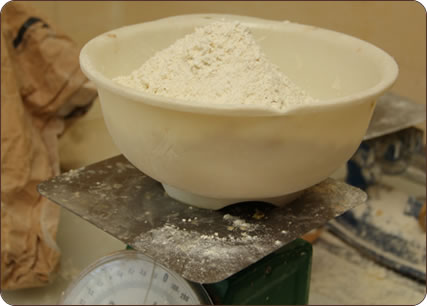 国内産の小麦粉を使用